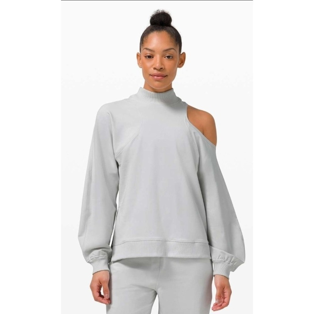 Lululemon 10 LA Asymmetrical-Cut-Out Crew‎ Vapor  W3ET1S